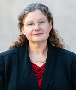professional headshot of Alynda Pratt