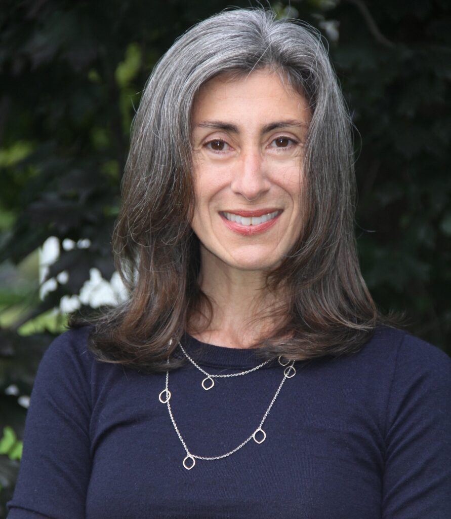 Lisa Gennetian headshot